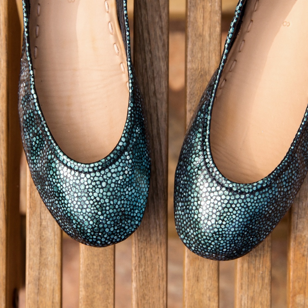 Hand-Painted Green-Blue Colorshift 'Toscani' Tieks - Picture 3 of 8